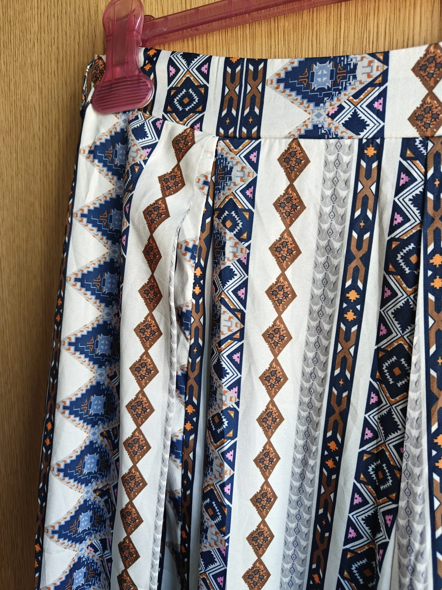 Long summer pants with a vibrant geometric pattern – photo 4